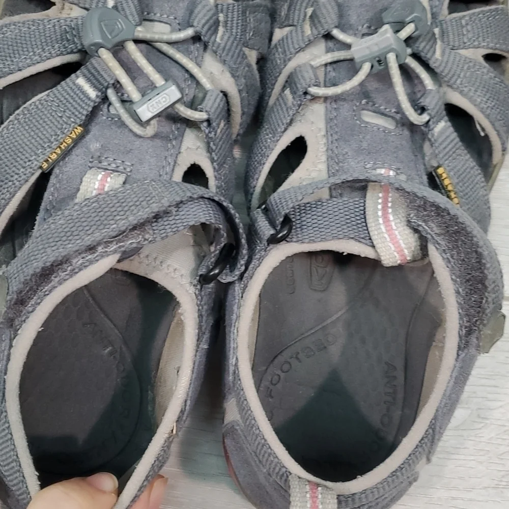 Keen Girls Big Kids Ceacamp II CNX Outdoor Hiking Comfort Sandals shoes sz 3